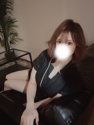 柚木メイ