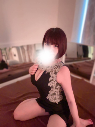 深田つばさ